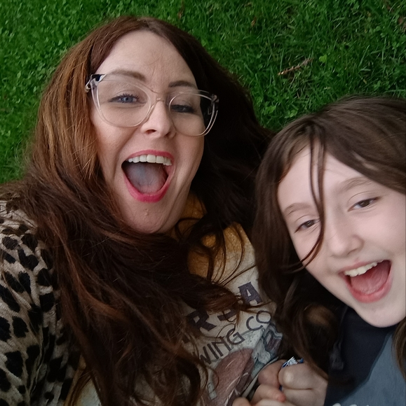 Meet your Posher, Lisamarie - Picture 2 of 2